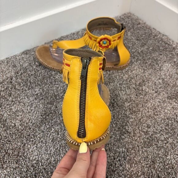 MANITOBAH MUKLUKS Wasaga Ankle
Sandals yellow 11 NEW without tags Size 11 - Picture 5 of 12